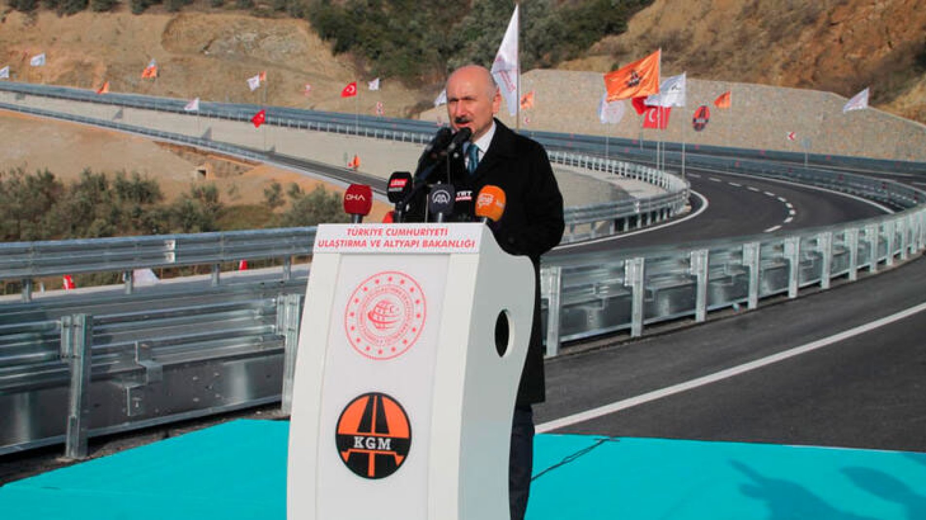 Bakan Karaismailoğlu: Ülkemizi uluslararası koridora çevirdik, dünyayı Türkiye’ye bağladık