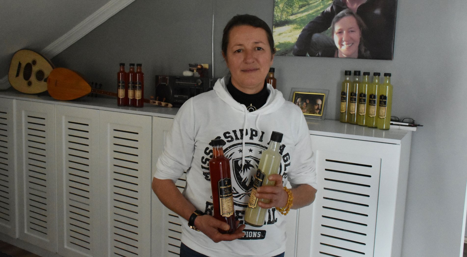 Bahçesindeki ürünlerden 44 çeşit sirke yaptı