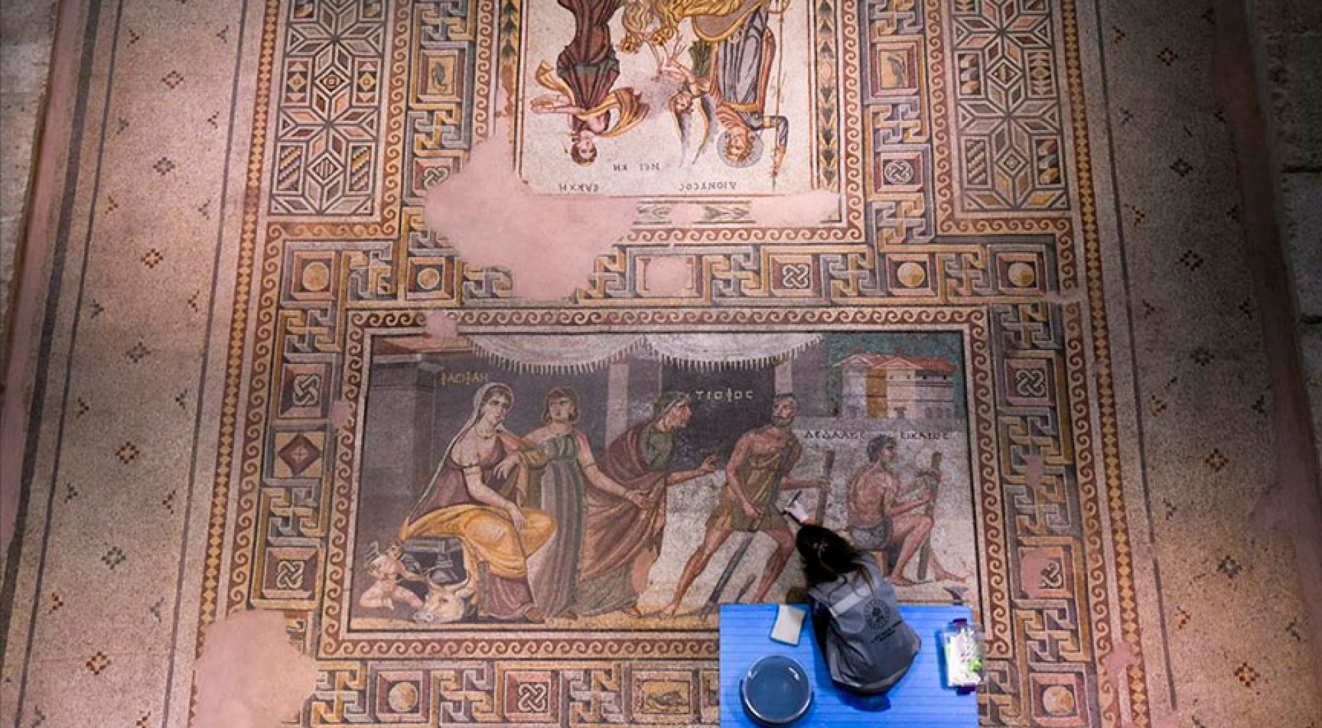Tarihin yüzlerce yıllık tanığı mozaikler yarınlara taşınıyor
