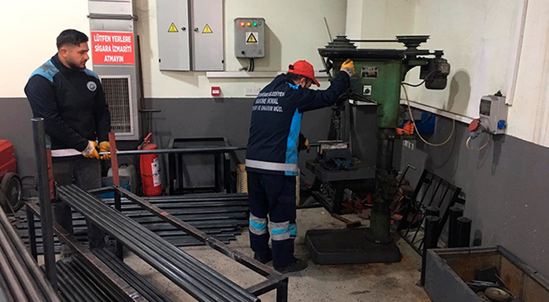 Depremzedeler için kışlık çadır üretiyorlar