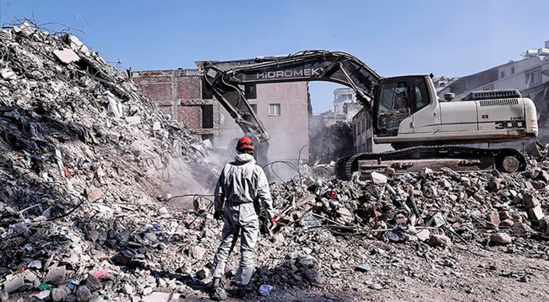 Depremlerde 20 bin 870 binada enkaz çalışması yürütülüyor