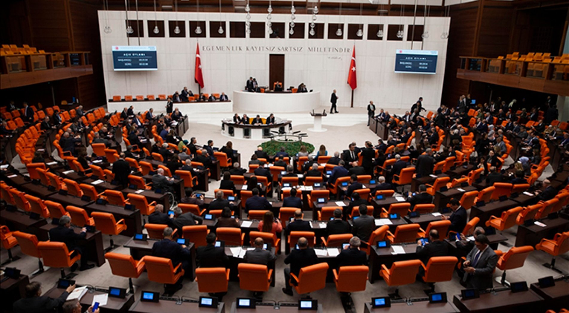 EYT Kanun Teklifi TBMM Genel Kurulunda Kabul Edildi