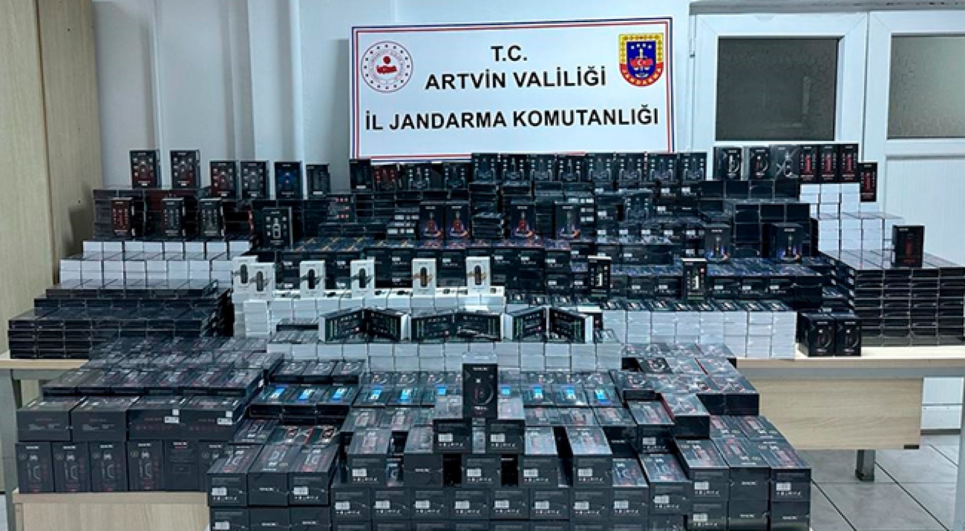 Jandarma kaçakçılara göz açtırmıyor