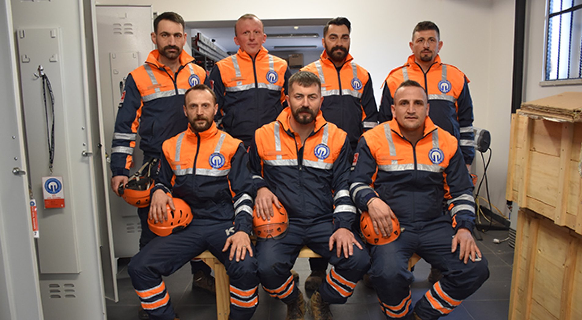 Arama kurtarma ekipleri depremzedelerle gönül bağı kurdu