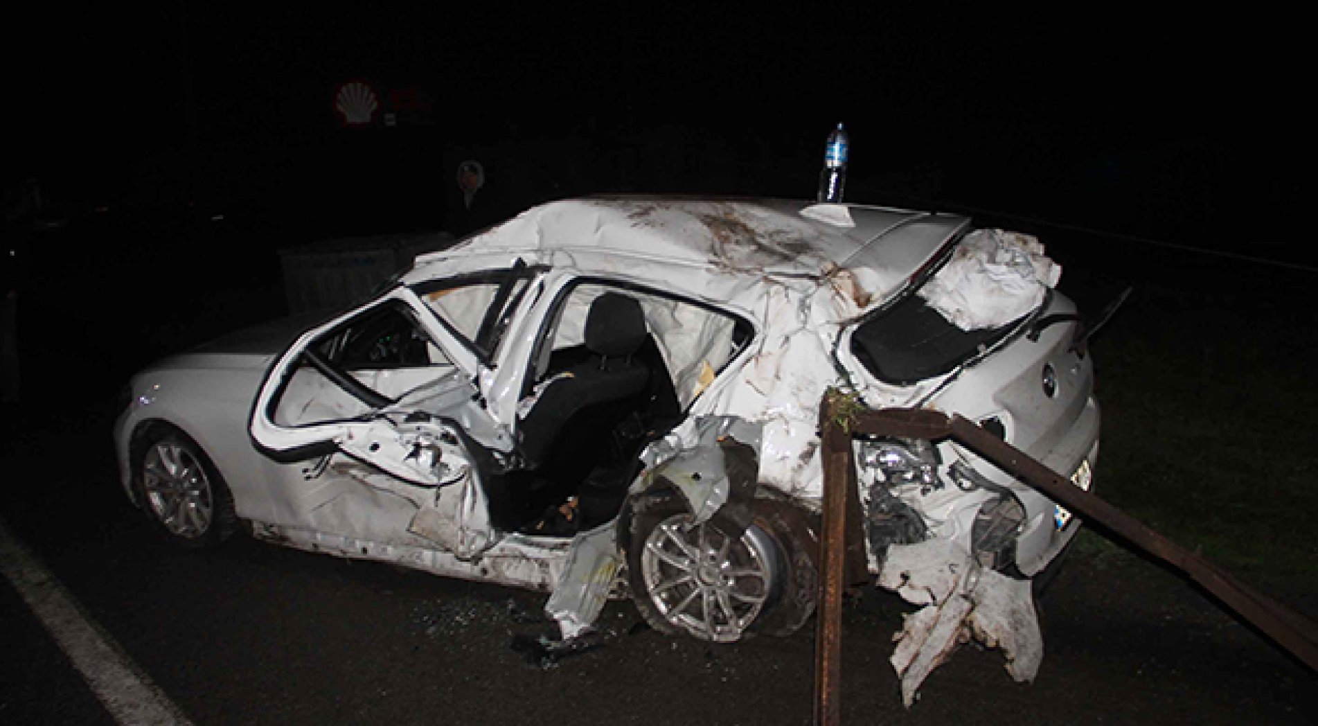 Hafif ticari araçla otomobil çarpıştı: 9 yaralı