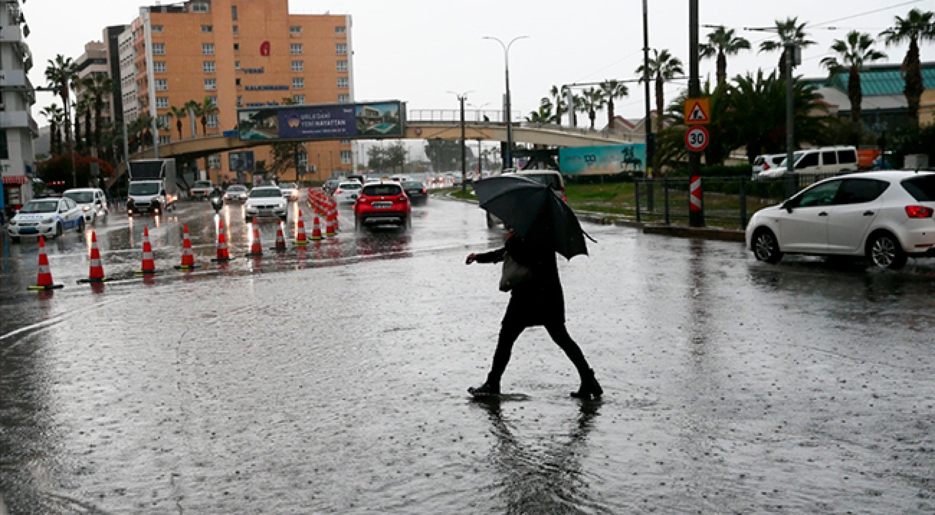 Türkiye geneli yağış ve fırtına uyarısı yapıldı