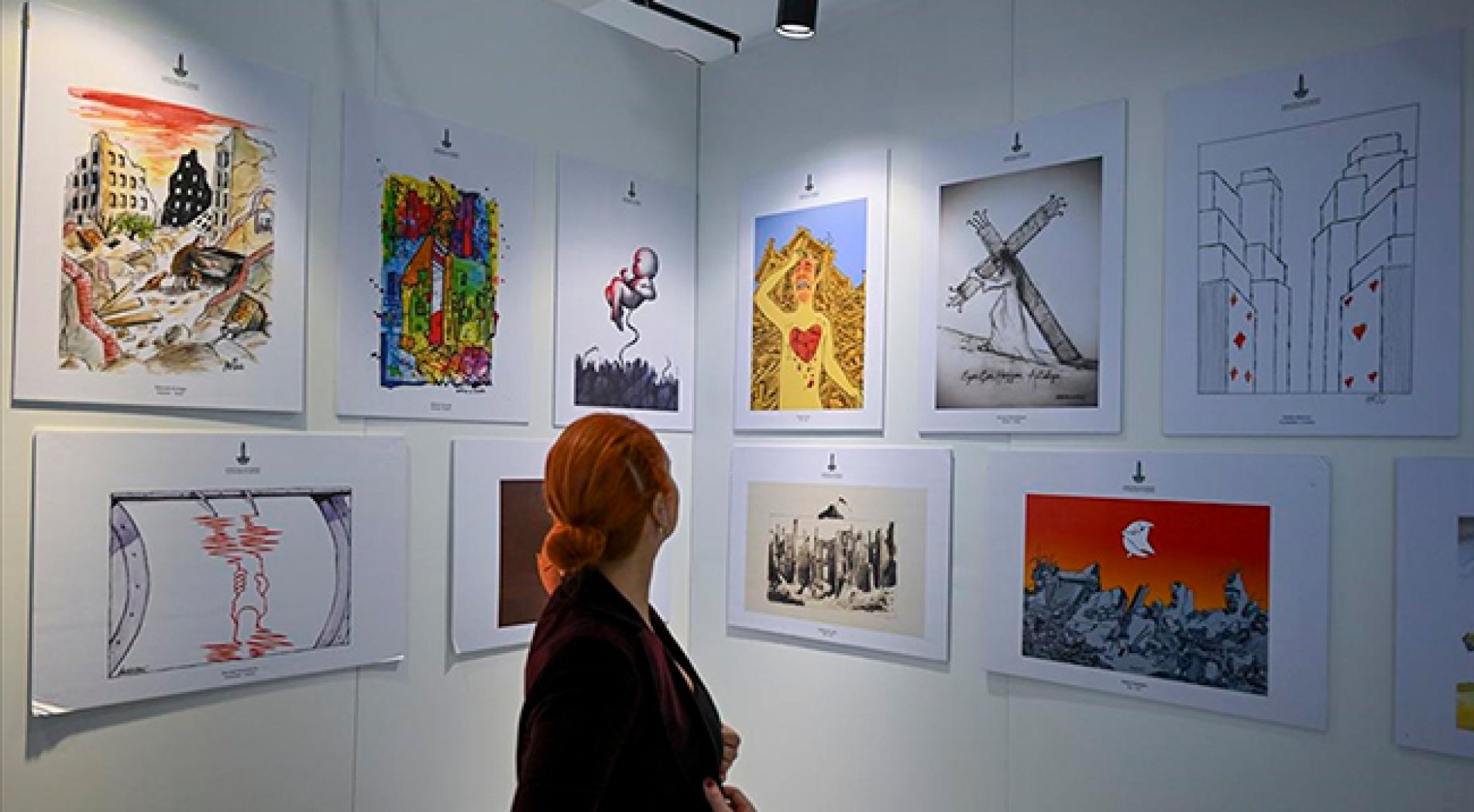 Enkazdan kurtardıkları eserleriyle sanat fuarına katıldılar