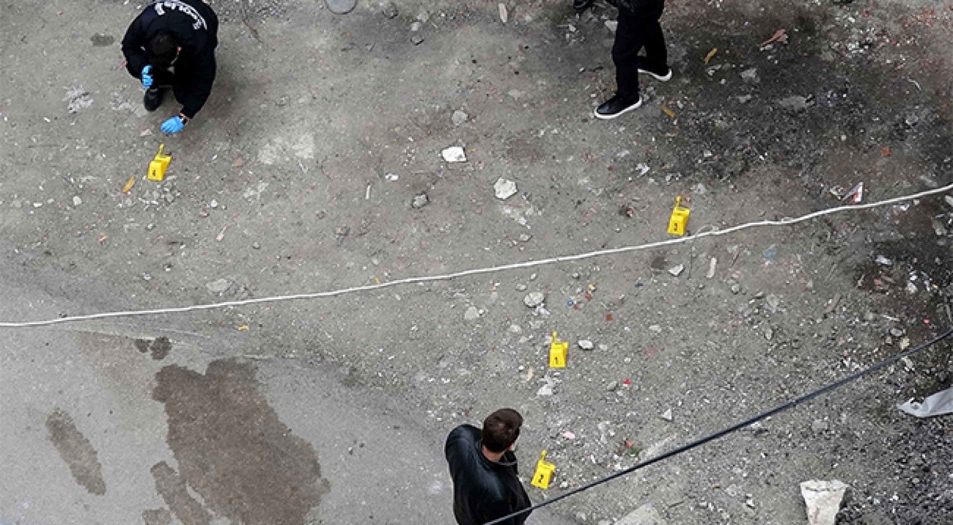 CHP İl Başkanlığı ve iş yerine kurşun isabet etti