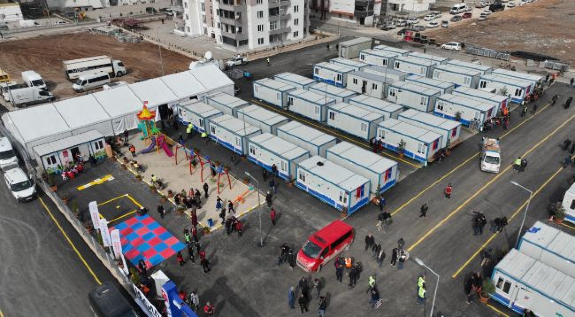 Trabzon, Elbistan'da 2 bin konteynerlik çadır kent kuruyor