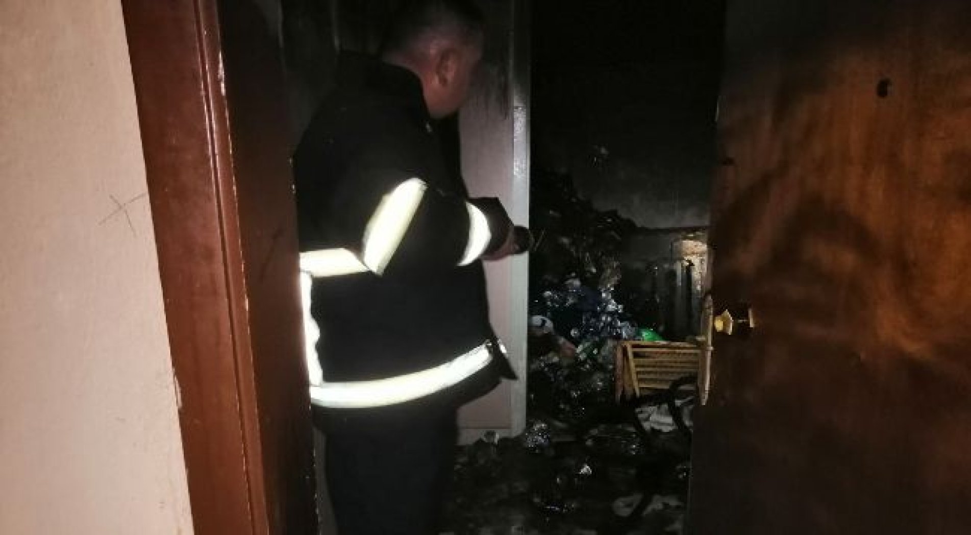 Çöp evde yangın çıktı