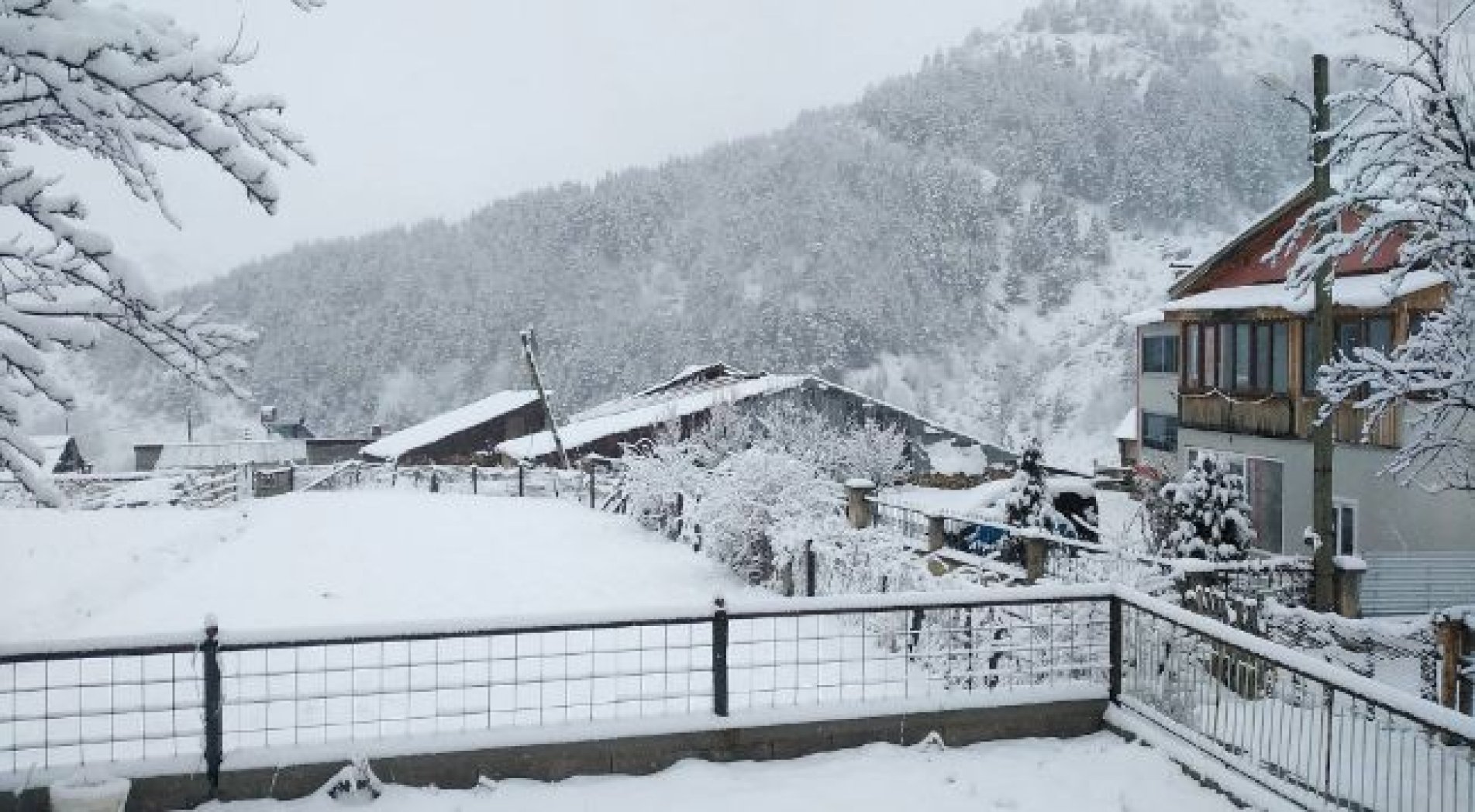 Gümüşhane'nin yüksekleri beyaz örtüyle kaplanıyor