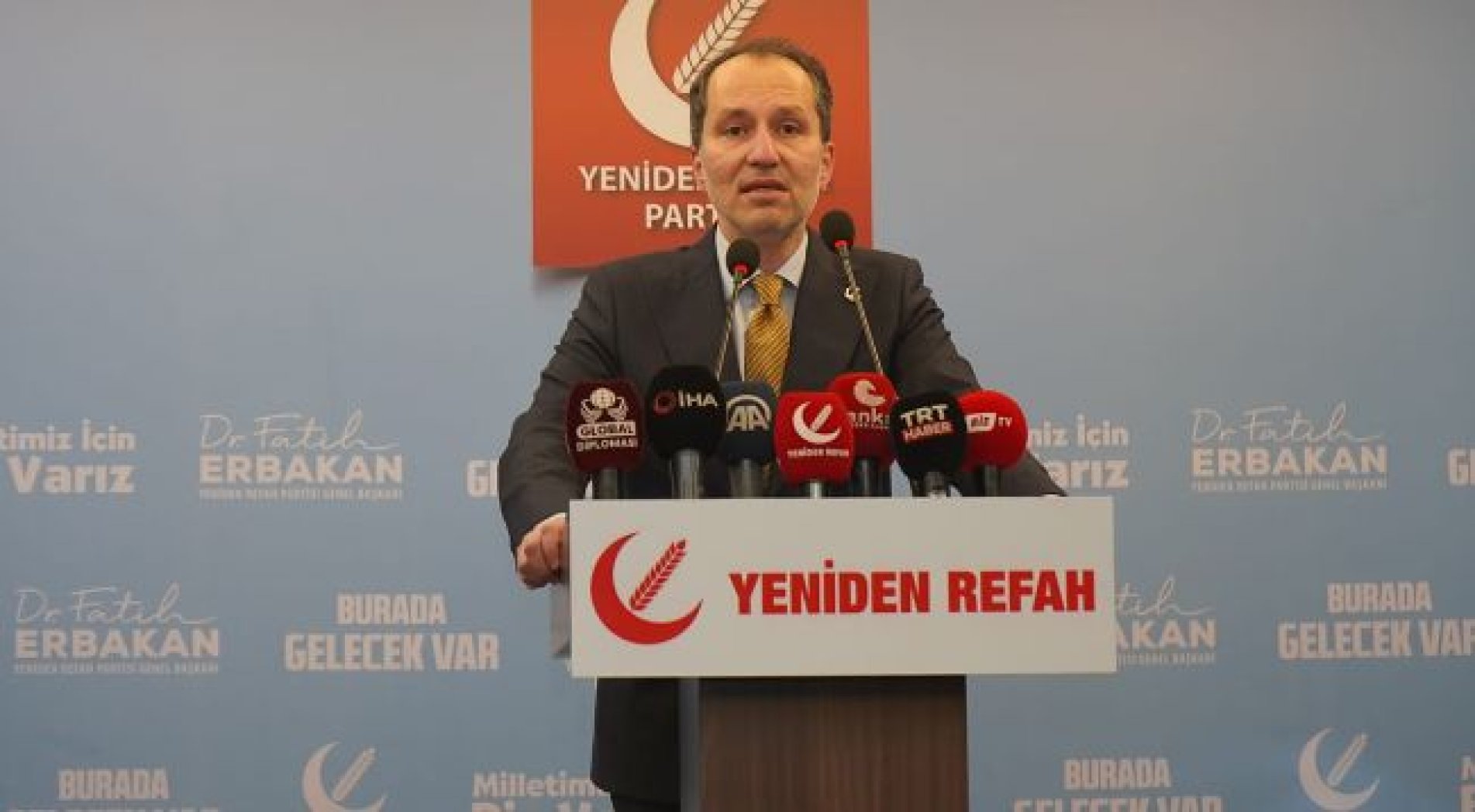 Fatih Erbakan: ''Cumhurbaşkanı adayı olarak başvurumu gerçekleştireceğim''