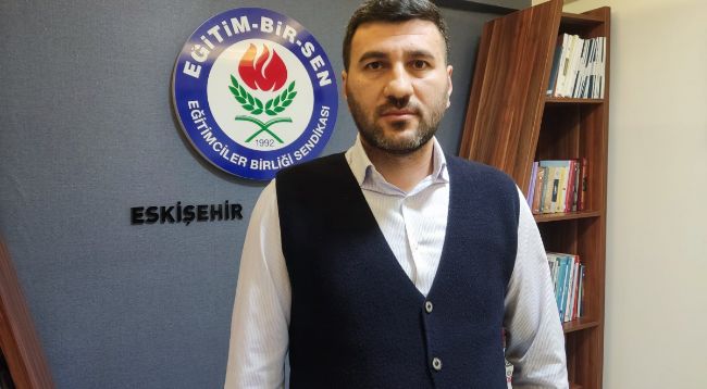 Başörtülü depremzede öğrenciyi okula kaydetmediler