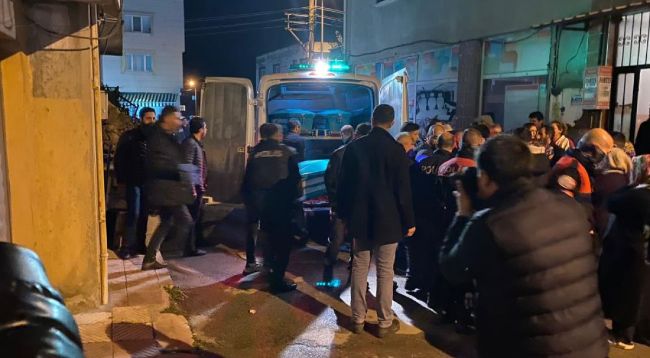 Annesini öldürdü çatıdan atladı