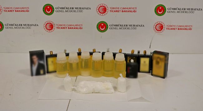 Havalimanında parfüm şişesinden kokain çıktı