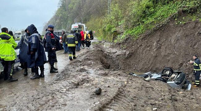 Artvin'de menfeze düşen araçta iki kişi hayatını kaybetti