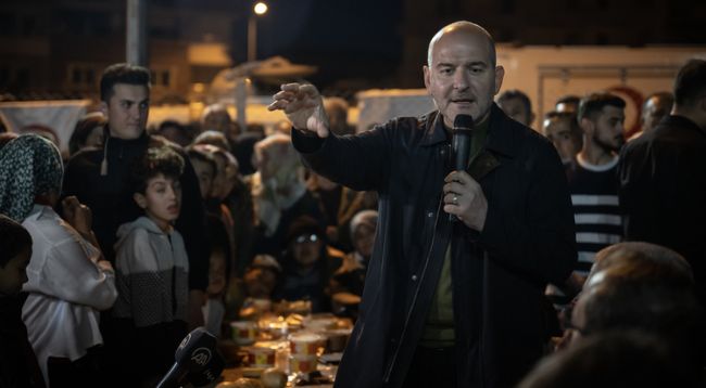 Soylu: Bayramdan 10 gün sonraya kadar Hatay'da enkazları kaldıracağız