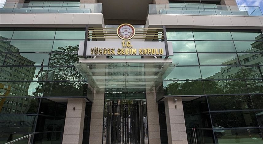 26 siyasi parti aday listesini YSK’ye sundu