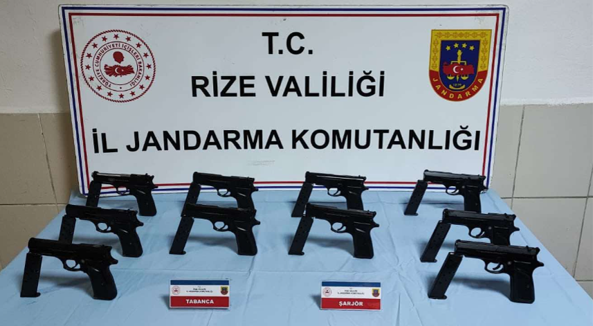 Rize'de gerçekleştirilen operasyonda 10 ruhsatsız silah ele geçirildi