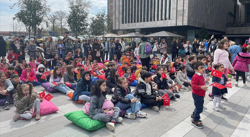 AKM Çocuk Festivali başladı