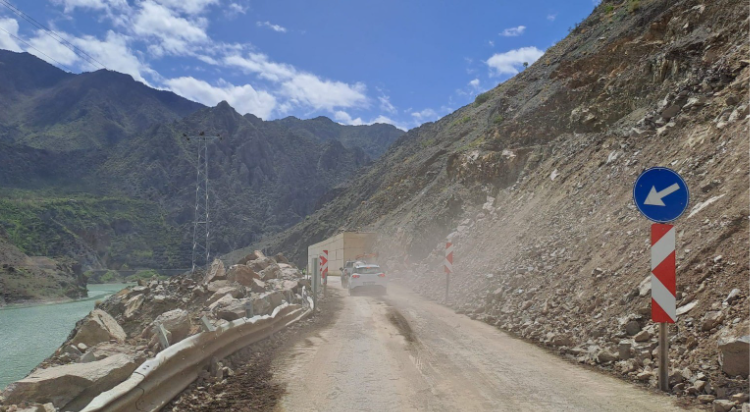 Heyelan nedeniyle kapanan Artvin-Erzurum karayolu 2 gün sonra ulaşıma açıldı