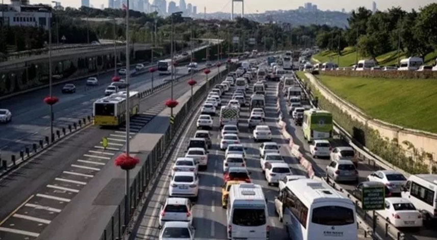 Tatil dönüşünde yoğunluk yaşanıyor