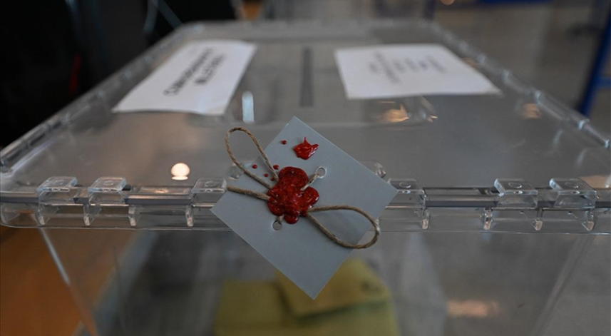 Yurt dışına kayıtlı seçmenler oy vermeye başladı