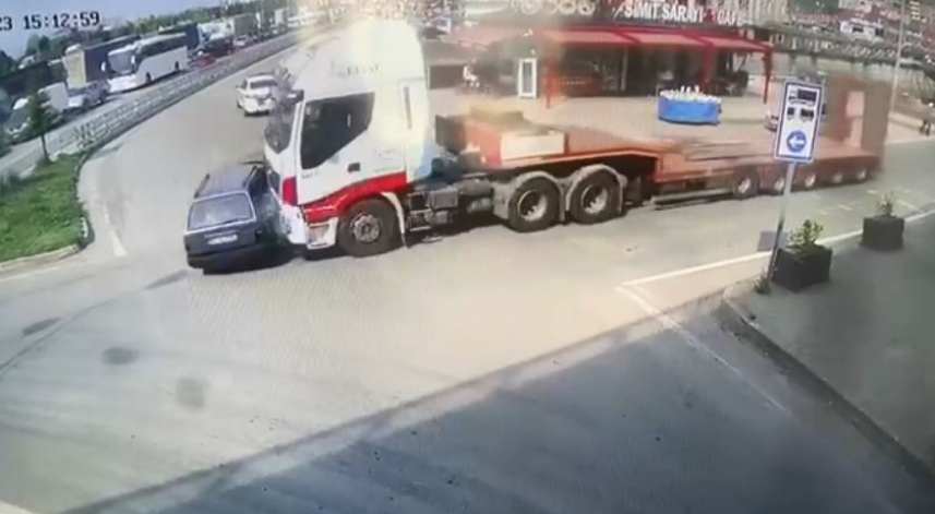 Artvin'de kaza: 3 yaralı