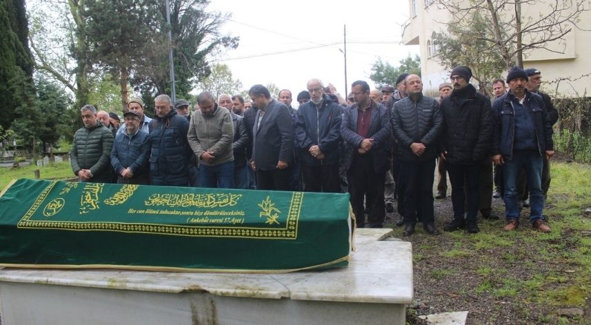 Eğitime bağışlanan kadavra 4 yıl sonra toprağa verildi