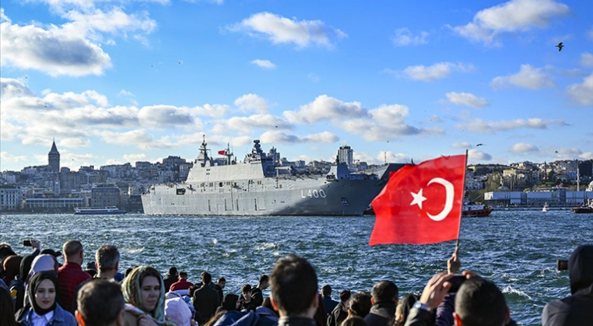 TCG Anadolu İstanbul'dan ayrıldı