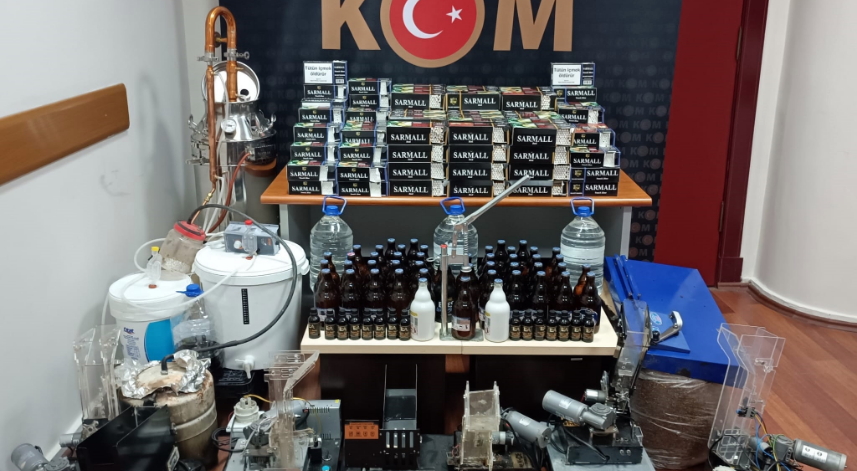 Sinop'ta sahte alkol ve kaçak sigara üreten 2 kişi yakalandı
