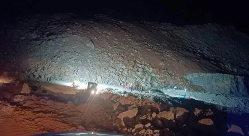 Soma'da maden ocağında toprak kaydı: 1 ölü