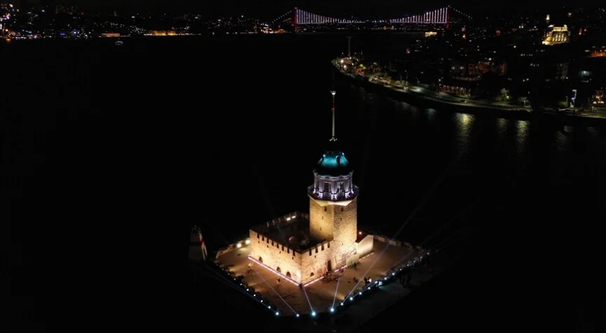 Kız Kulesi bu akşam 21.00'den itibaren ışık ve lazer şovuyla açılıyor