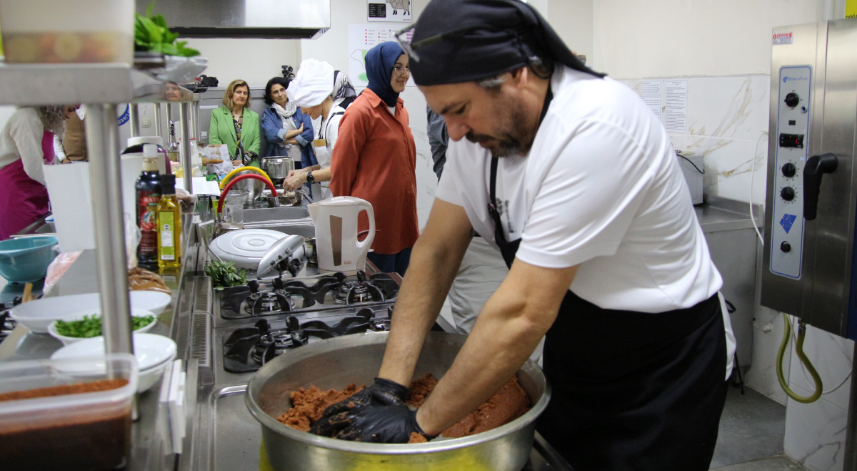 Rize'de öğretmenler mutfakta yarıştı