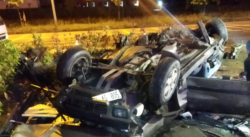 İki otomobilin çarpıştığı kazada 4 kişi öldü