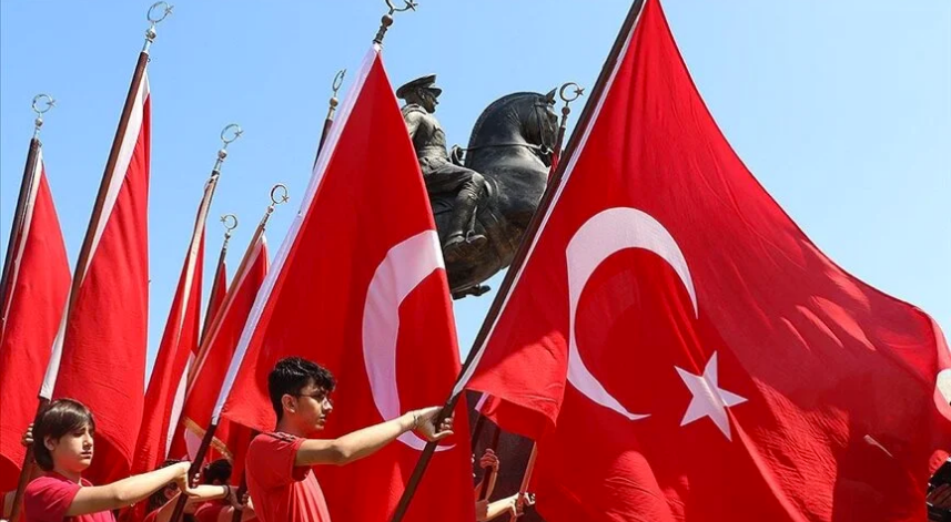 19 Mayıs Atatürk'ü Anma, Gençlik ve Spor Bayramı tüm yurtta kutlanıyor
