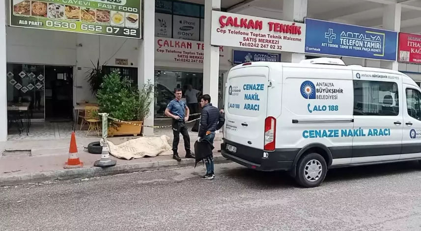 Bir kişi sokakta ölü bulundu