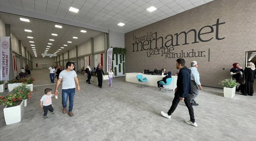 2 ayda tamamlanan Defne Devlet Hastanesinde hasta yoğunluğu