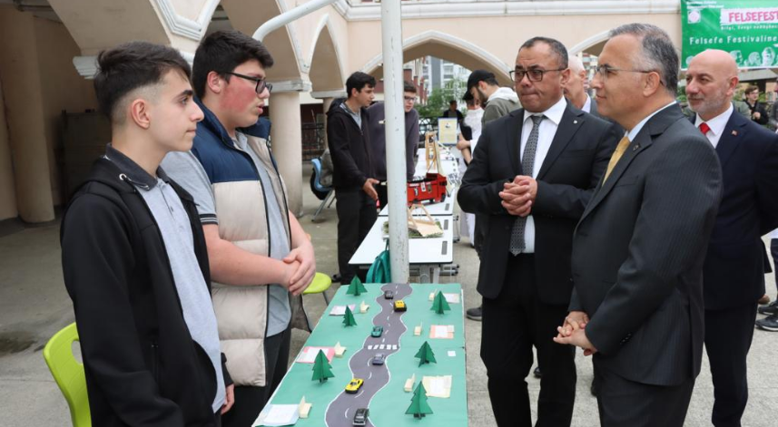 Rize'de öğrencilerin projeleri 'Felsefest'te görücüye çıktı