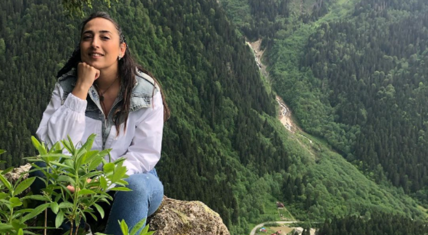 Sevilen sanatçı tatilini Rize'de geçirdi