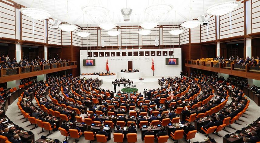 İlk kez milletvekili seçilen 332 milletvekilinin 322'si yeminini tamamladı