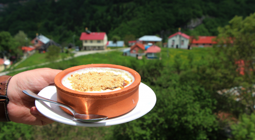 Dünyaya açılan lezzet: Hamsiköy sütlacı