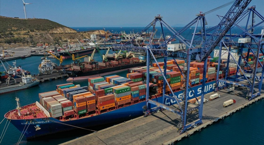 İhracatın yüzde 57'si gemilerle gerçekleştirildi