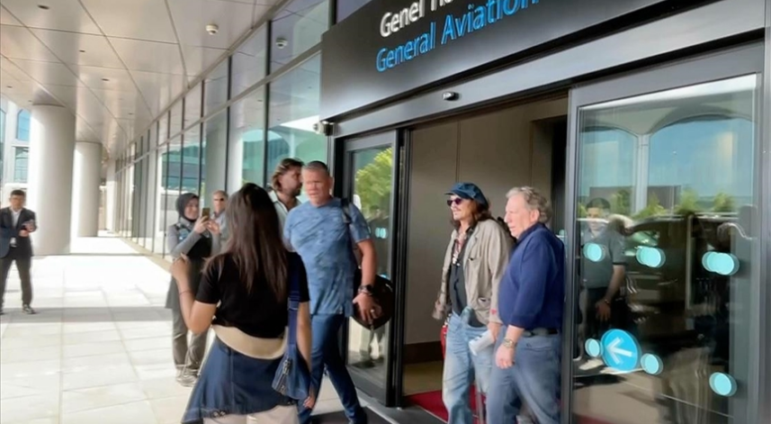 Johnny Depp'li Hollywood Vampires grubu konser için İstanbul'a geldi