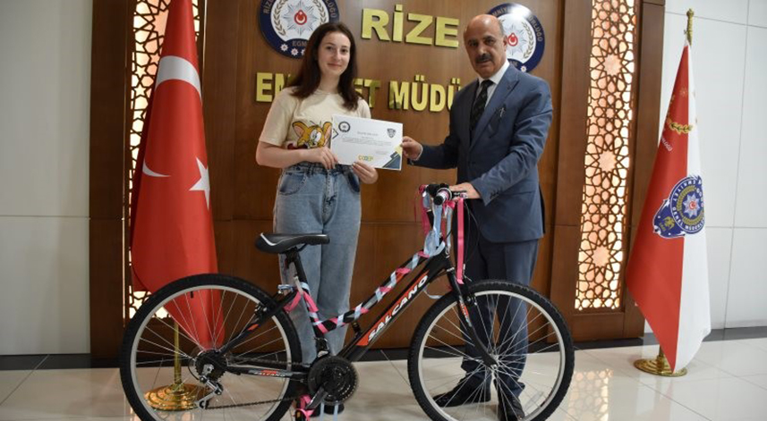 Yapılan kısa film yarışmasının kazananları ödüllerini aldı