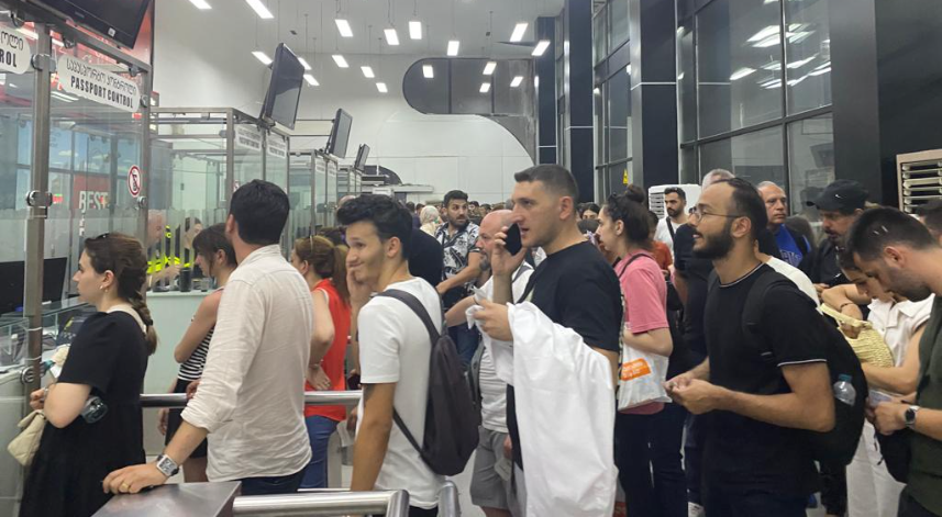 Sarp Sınır Kapısı'nda Kurban Bayramı tatili yoğunluğu