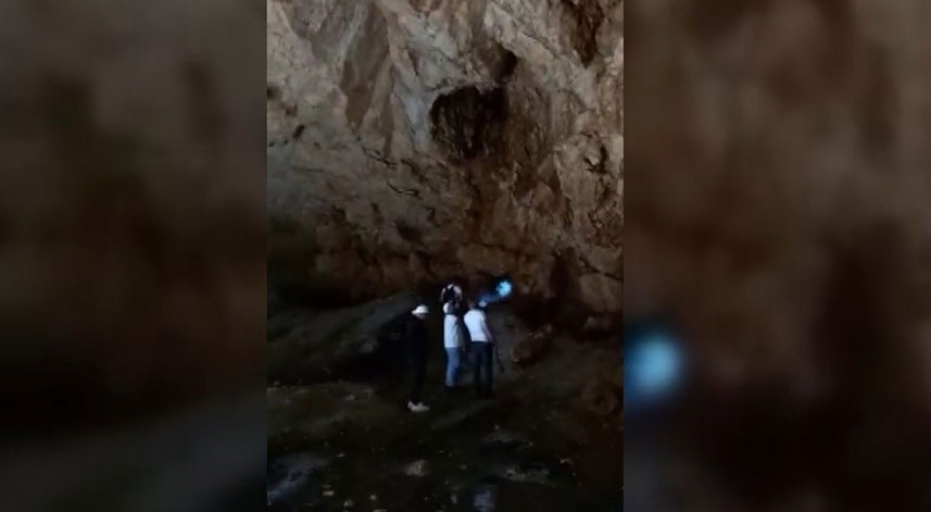 Buz mağarasında 80 metrelik çukura düşen şahıs hayatını kaybetti