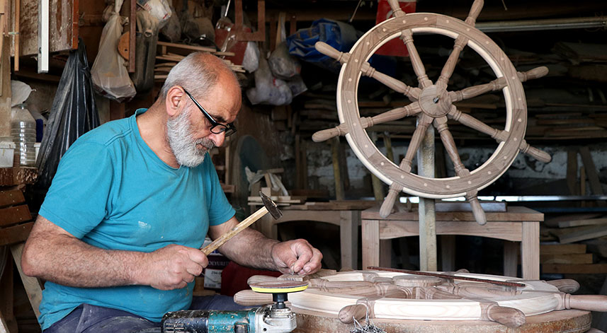 Baba yadigarı atölyesinde 15 yıldır 