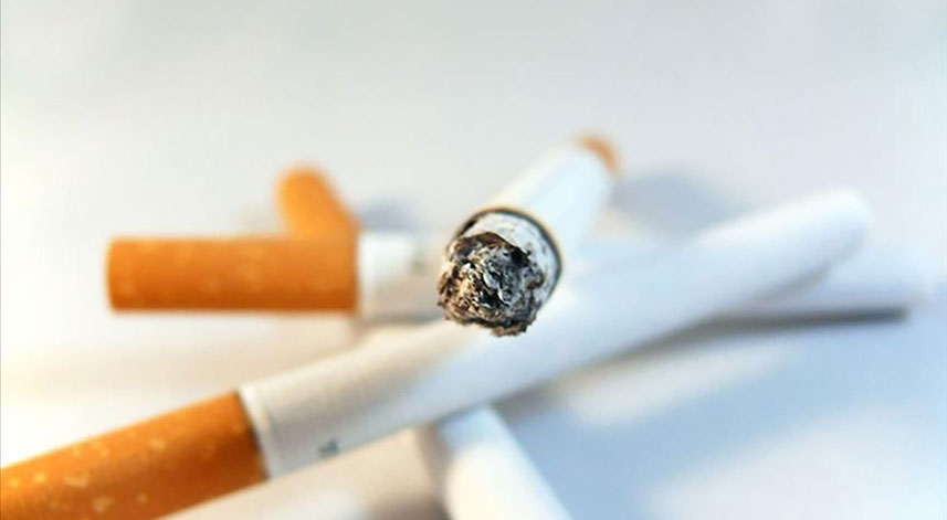 Hong Kong Sağlık Bakanı'ndan, yasak alanlarda sigara içenlere 