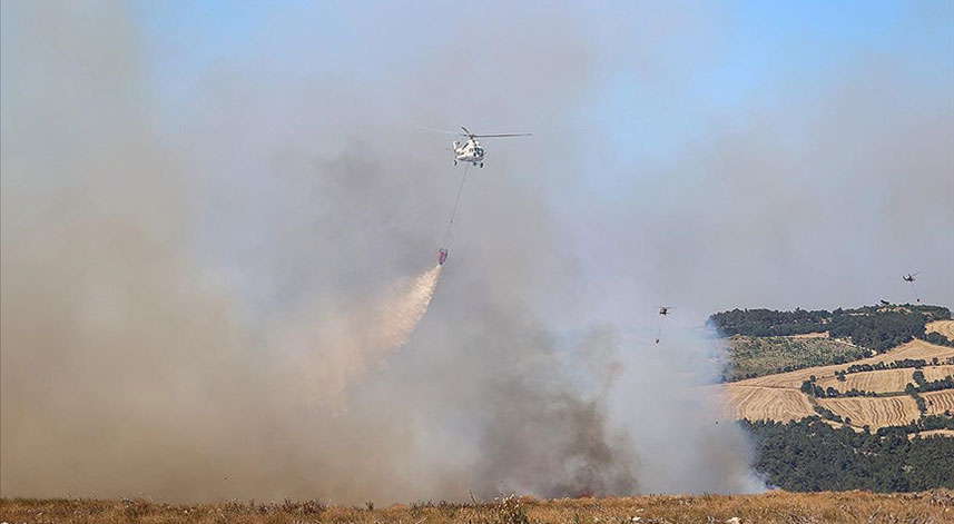 Çanakkale'deki orman yangınına havadan ve karadan müdahale sürüyor